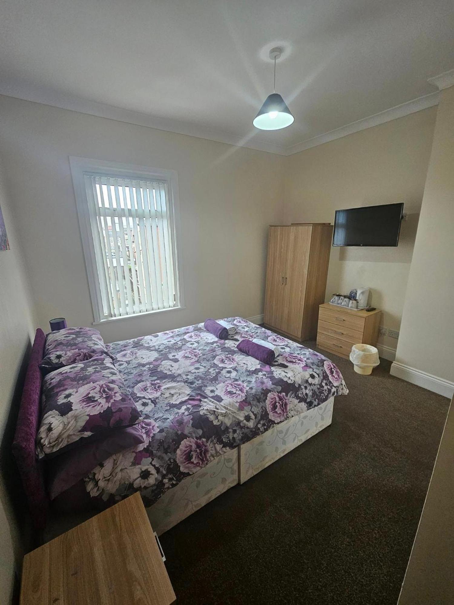 Family Room with Private Bathroom,1502523439:JPEG